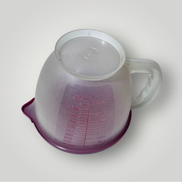 Vintage Tupperware Measuring Cup with Lid - Picture 7 of 16